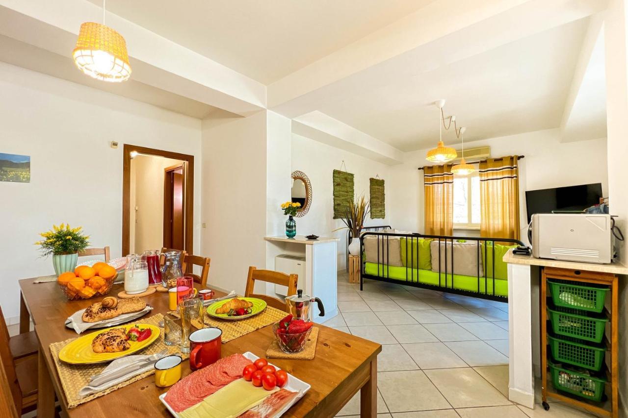 Livingapple Appartement Scauri  Buitenkant foto