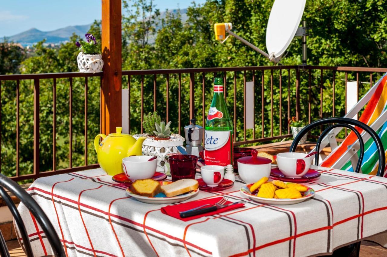 Livingapple Appartement Scauri  Buitenkant foto