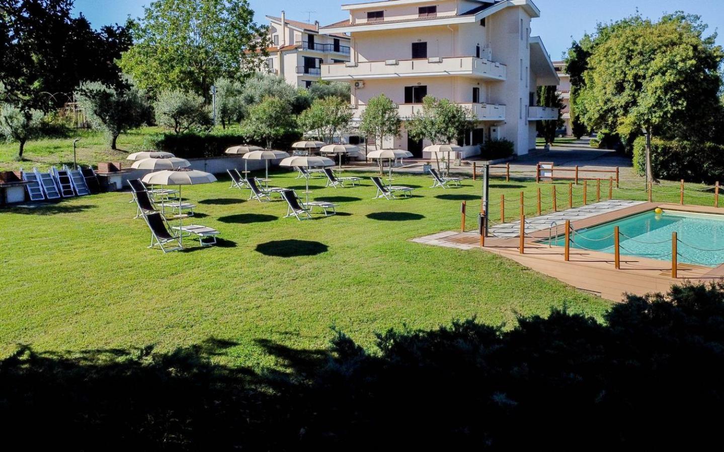 Livingapple Appartement Scauri  Buitenkant foto